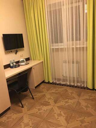 Отель А-Бутик Челябинск Стандартный номер с двумя односпальными кроватями-2