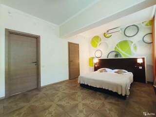 Отель А-Бутик Челябинск Стандартный номер с двухспальной кроватью-11