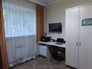 Отель А-Бутик Челябинск Стандартный номер с двухспальной кроватью-9